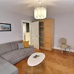 Renove A Avec Jardin Et Terrasse - Fr-1-722-11 Apartman