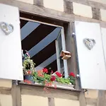 Renove A Avec Jardin Et Terrasse - Fr-1-722-11 Apartman *