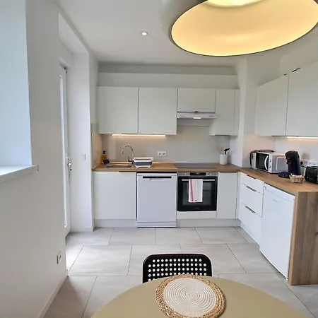 Renove A Avec Jardin Et Terrasse - Fr-1-722-11 *